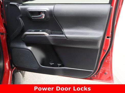 Used 2021 Toyota Tacoma TRD Sport w/ Technology Package image 35