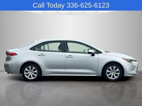 Used 2022 Toyota Corolla LE FWD image 6