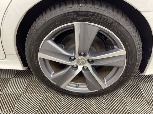 Used 2016 Lexus GS 200t w/ Premium Package image 35