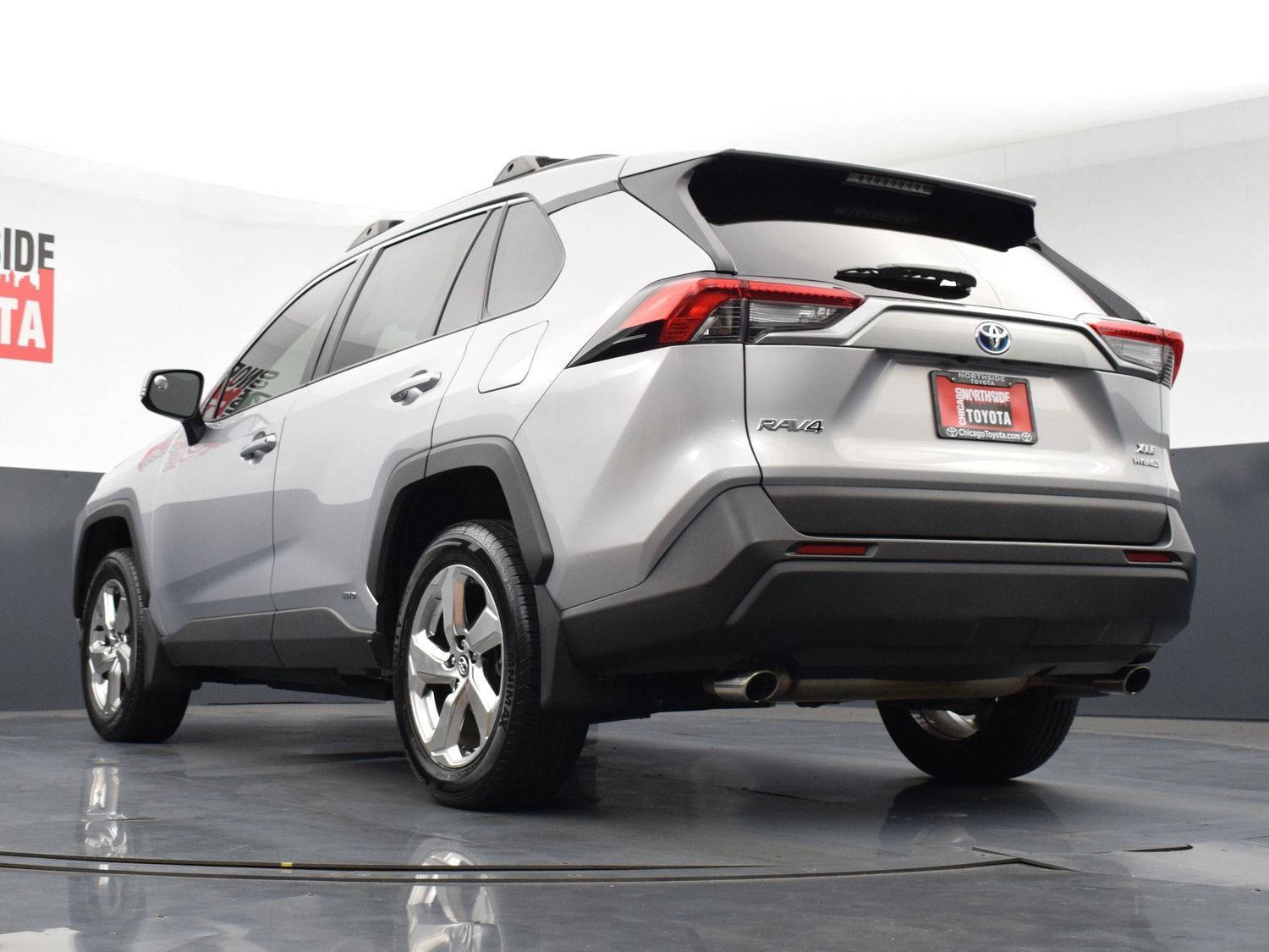 Used 2021 Toyota RAV4 XLE Premium AWD/4WD image 28
