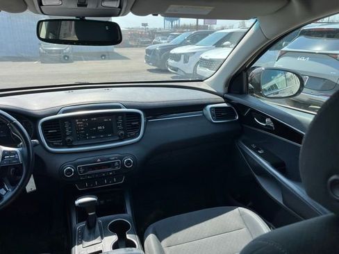 Used 2020 Kia Sorento LX w/ LX I4 Convenience Package image 39