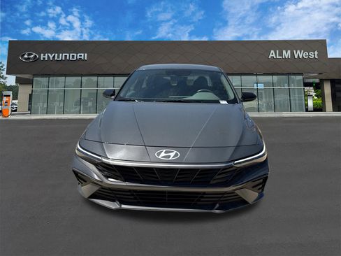 Certified 2025 Hyundai Elantra Sport FWD image 2