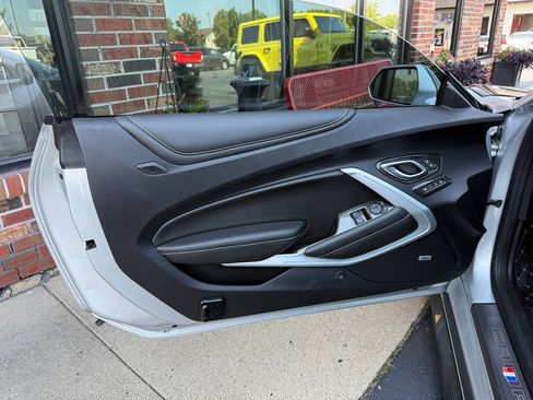 Used 2017 Chevrolet Camaro SS RWD image 24