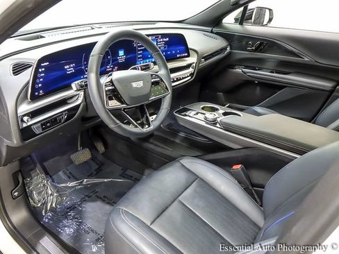 Certified 2024 Cadillac Lyriq Luxury w/ LPO, Floor Liner Package AWD/4WD image 10