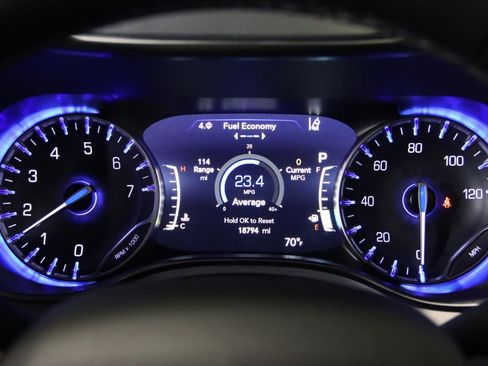 Used 2026 Chrysler Pacifica Limited FWD image 39