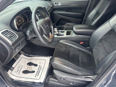 Used 2017 Jeep Grand Cherokee Altitude image 11