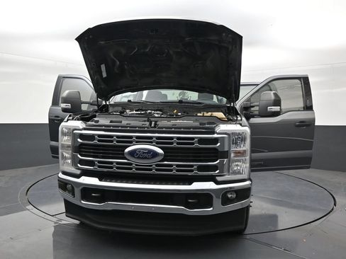 Used 2023 Ford F350 XLT w/ Camper Package AWD/4WD image 32