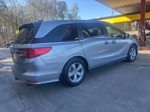Used 2019 Honda Odyssey EX image 4