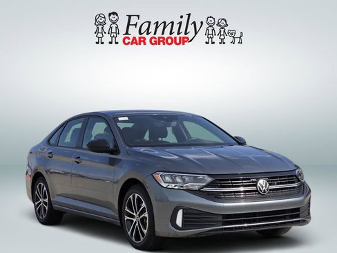 Used 2024 Volkswagen Jetta Sport image 2