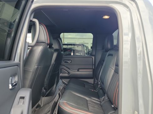 Used 2023 Nissan Frontier PRO-4X w/ Pro-4X Premium Package AWD/4WD image 12