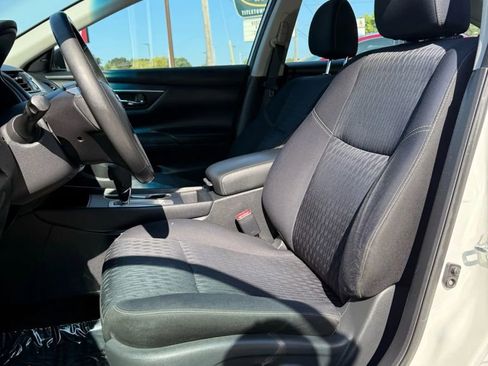 Used 2017 Nissan Altima 2.5 SV image 10