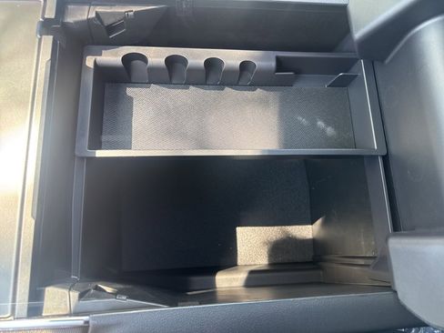 New 2025 Ford F150 Lightning Platinum image 34