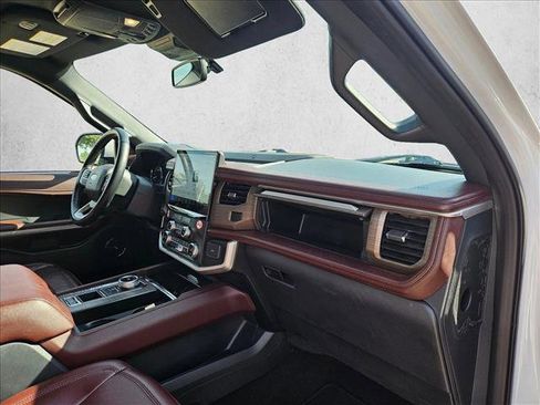 Used 2023 Ford Expedition Limited image 19