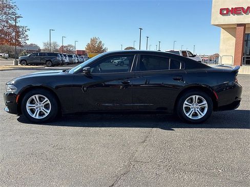 Used 2020 Dodge Charger SXT image 2