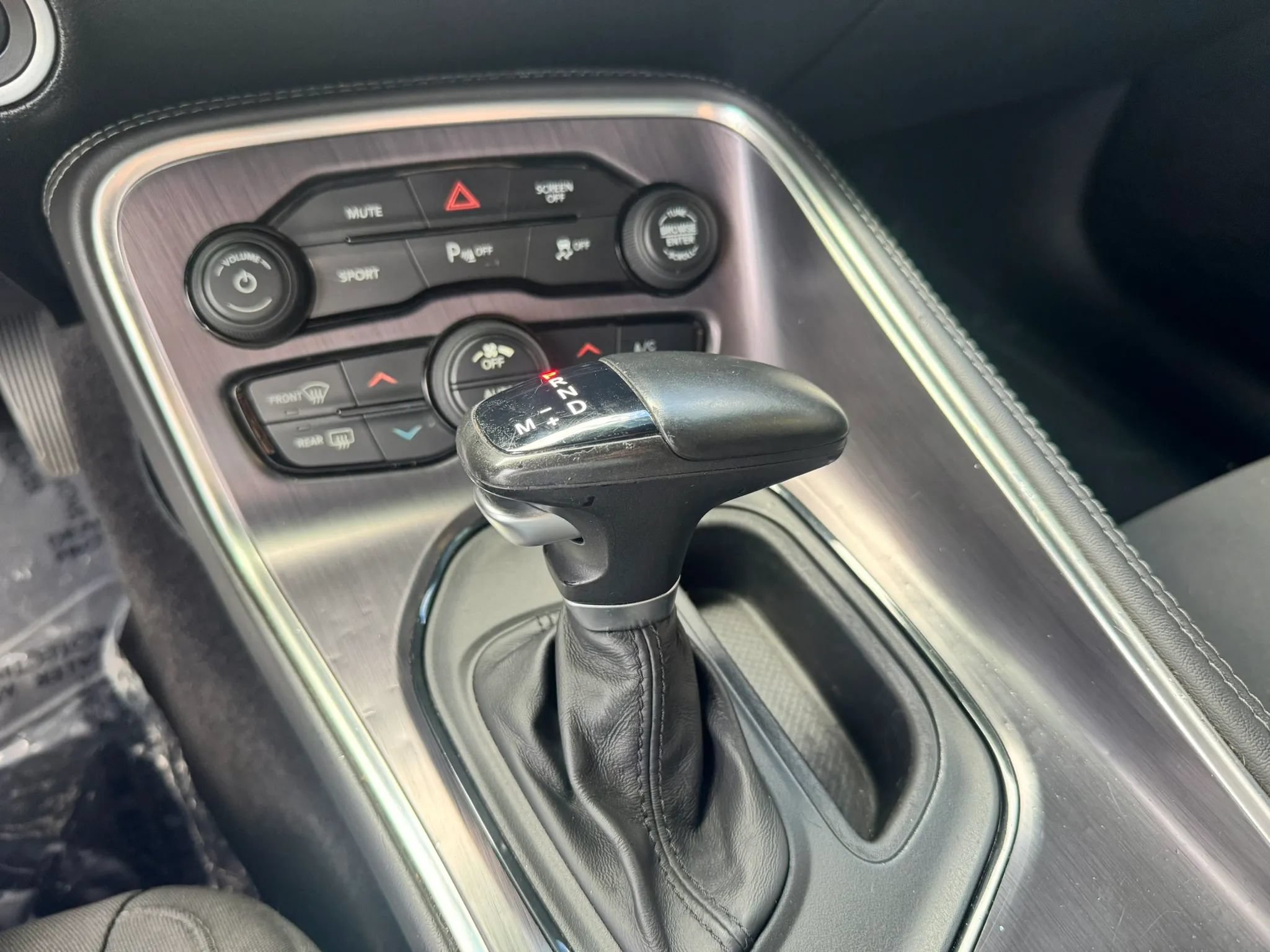 Used 2018 Dodge Challenger R/T w/ Performance Handling Group RWD image 32