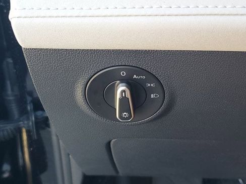 New 2026 Volkswagen Taos SE FWD image 27
