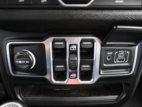 Used 2025 Jeep Gladiator Sport AWD/4WD image 22