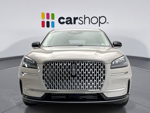 Used 2024 Lincoln Corsair AWD w/ Equipment Group 101A image 8