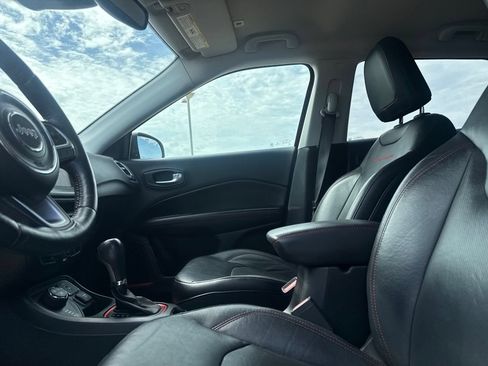 Used 2018 Jeep Compass Trailhawk w/ Leather Interior Group AWD/4WD image 37
