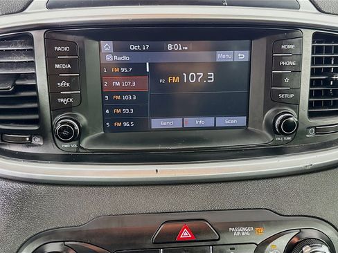 Used 2020 Kia Sorento LX image 17