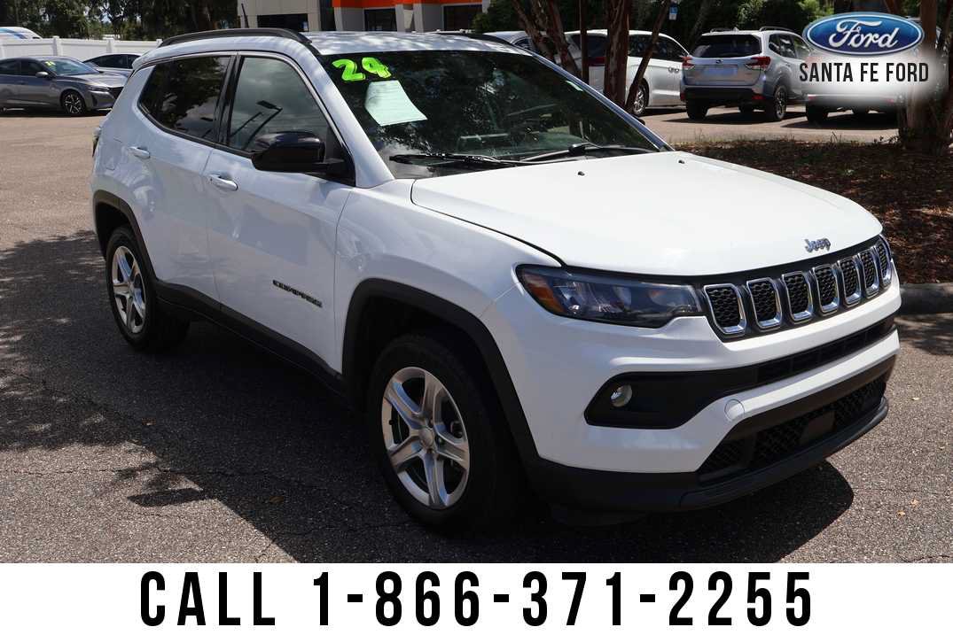 Used 2024 Jeep Compass Latitude w/ Altitude Special Edition AWD/4WD image 5