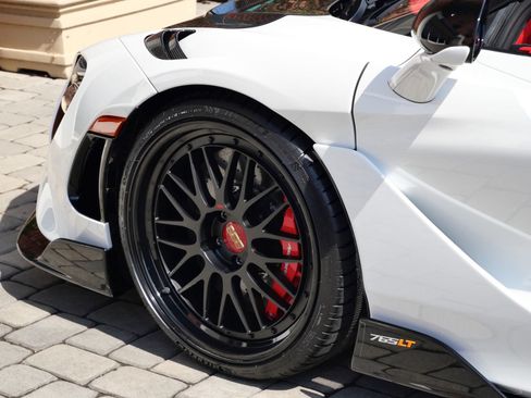 Used 2022 McLaren 765LT RWD image 14