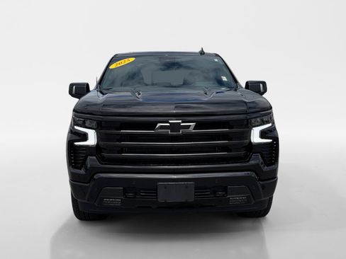 Used 2025 Chevrolet Silverado 1500 High Country w/ Midnight Edition AWD/4WD image 8