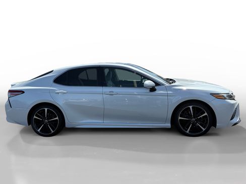 Used 2018 Toyota Camry XSE FWD image 6