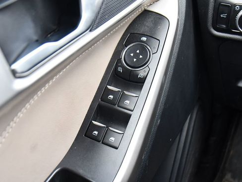 Used 2022 Ford Explorer XLT w/ Equipment Group 202A image 25