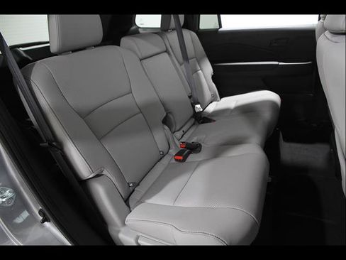 Used 2024 Honda Passport EX-L image 17