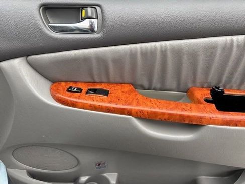 Used 2009 Toyota Sienna XLE image 38