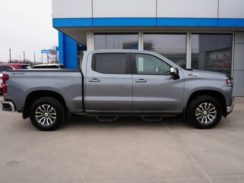 Used 2022 Chevrolet Silverado 1500 LT w/ Z71 Off-Road Package image 32