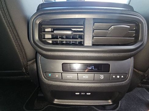 Used 2025 Honda Pilot EX-L image 23