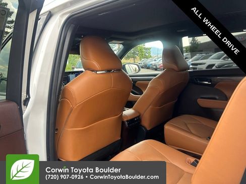 Used 2021 Toyota Highlander Platinum AWD/4WD image 21