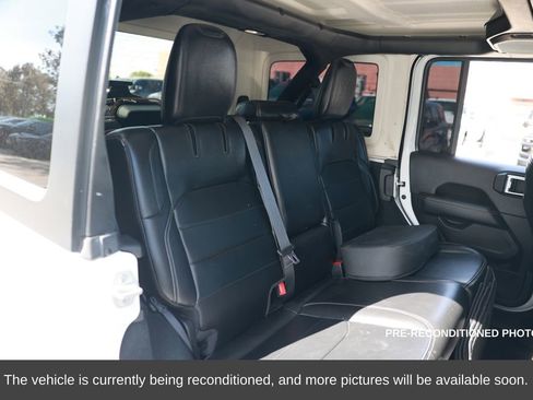 Used 2023 Jeep Wrangler Unlimited Sahara image 13