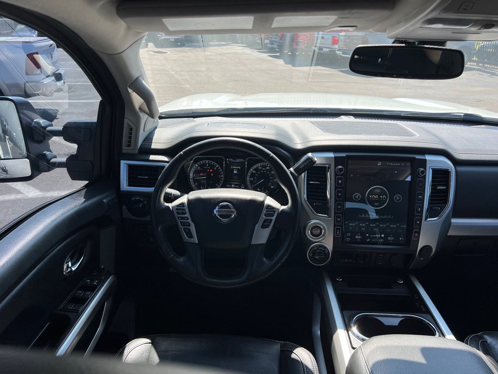 Used 2018 Nissan Titan PRO-4X w/ Pro-4x Convenience Package AWD/4WD image 28