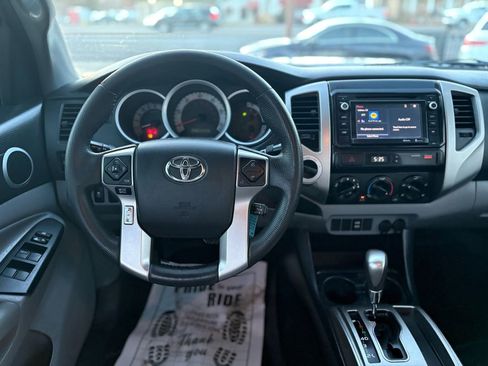 Used 2014 Toyota Tacoma 4x4 Double Cab w/ SR5 Package image 23