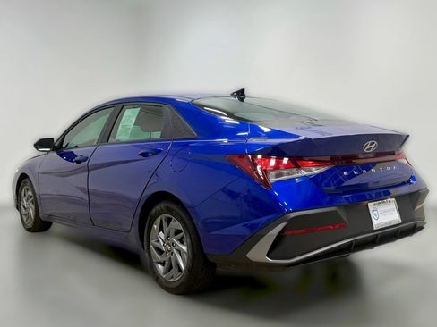 Used 2024 Hyundai Elantra SEL FWD image 14