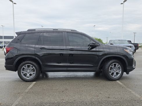 Used 2025 Honda Passport TrailSport image 17