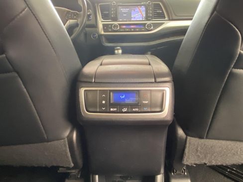Used 2016 Toyota Highlander XLE w/ Protection Package #3 AWD/4WD image 15