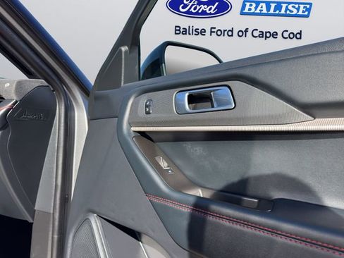 Used 2025 Ford Explorer ST-Line image 31