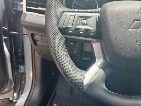 Used 2026 Mitsubishi Outlander SE FWD image 21
