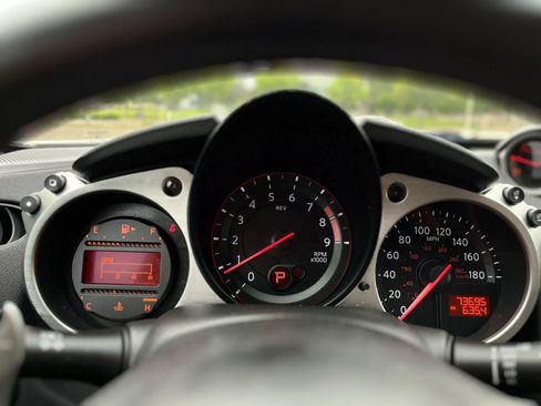 Used 2016 Nissan 370Z Coupe RWD image 15