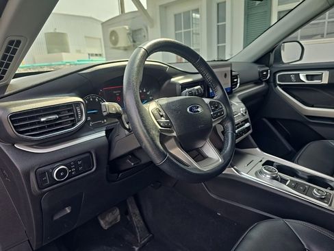 Used 2023 Ford Explorer XLT w/ Equipment Group 202A image 14