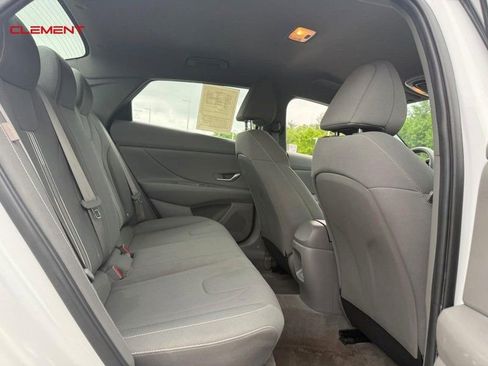 Used 2024 Hyundai Elantra SEL FWD image 11