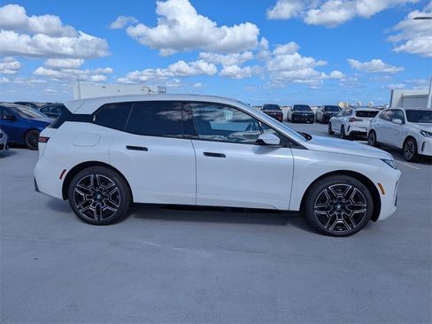 New 2026 BMW iX xDrive60 w/ M Sport Package image 3