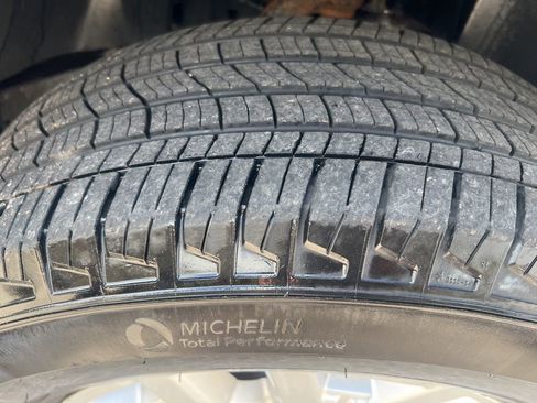 Certified 2023 Nissan Frontier SV w/ Technology Package image 33