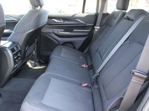 Used 2023 Jeep Grand Cherokee Laredo w/ Luxury Tech Group I AWD/4WD image 40