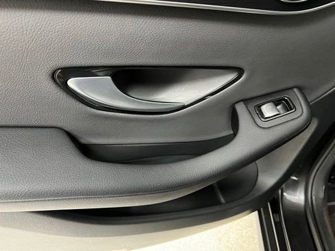 Used 2021 Mercedes-Benz GLC 300 4MATIC image 43