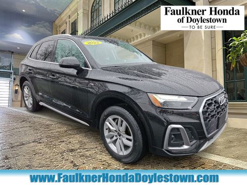 Used 2022 Audi Q5 2.0T Premium w/ Convenience Package image 1
